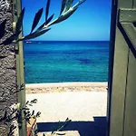 Nesaea Seafront House
