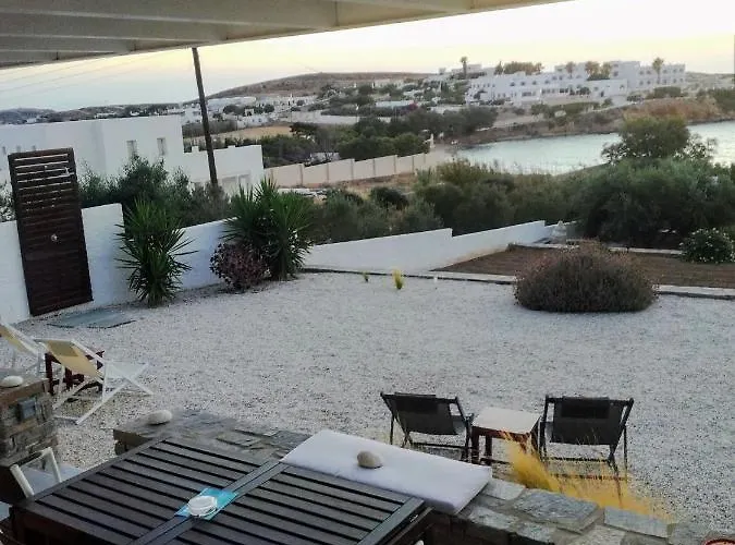 בית נופש Nesaea Seafront House פרספורוס