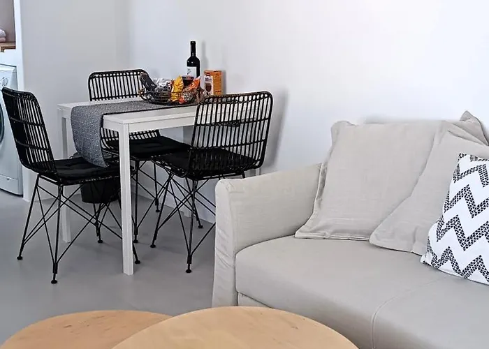 בית נופש Nesaea Seafront House *