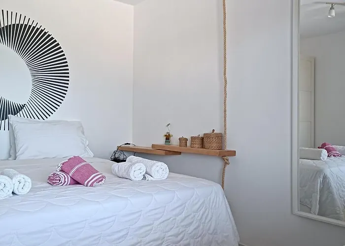 בית נופש Nesaea Seafront House