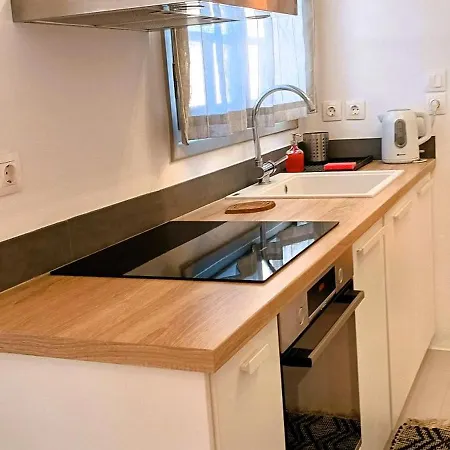 Nesaea Seafront House Parasporos