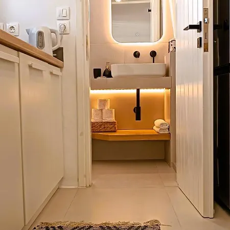 Nesaea Seafront House Hébergement de vacances