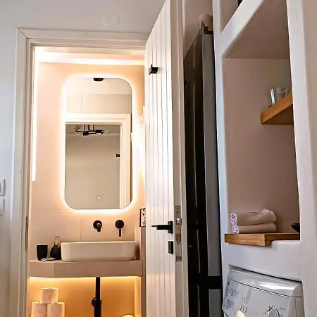 Nesaea Seafront House *