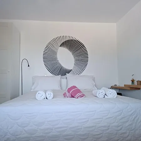 Nesaea Seafront House Parasporos