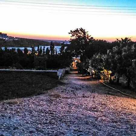 Nesaea Seafront House * Parasporos