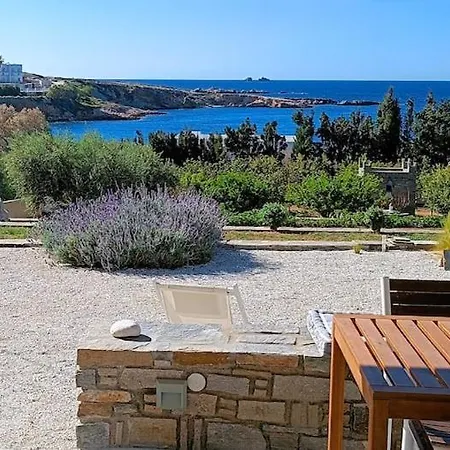 Nesaea Seafront House Hébergement de vacances *