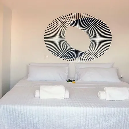 Nesaea Seafront House Parasporos