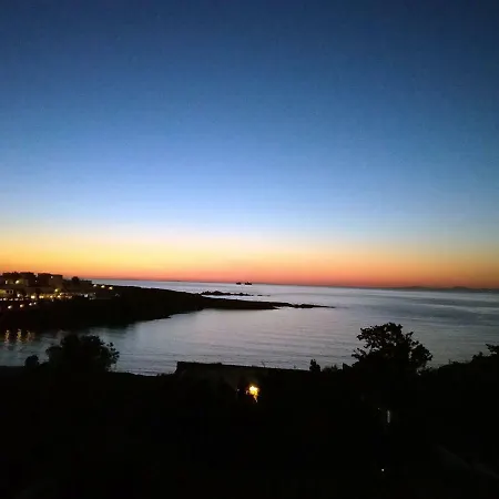 Nesaea Seafront House Hébergement de vacances Parasporos