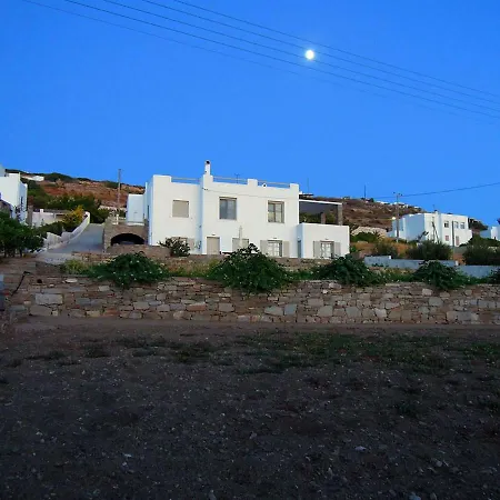 Nesaea Seafront House * Parasporos