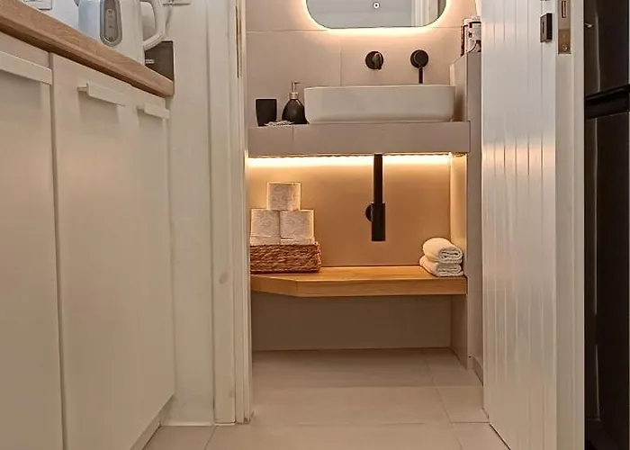 Nesaea Seafront House 別荘