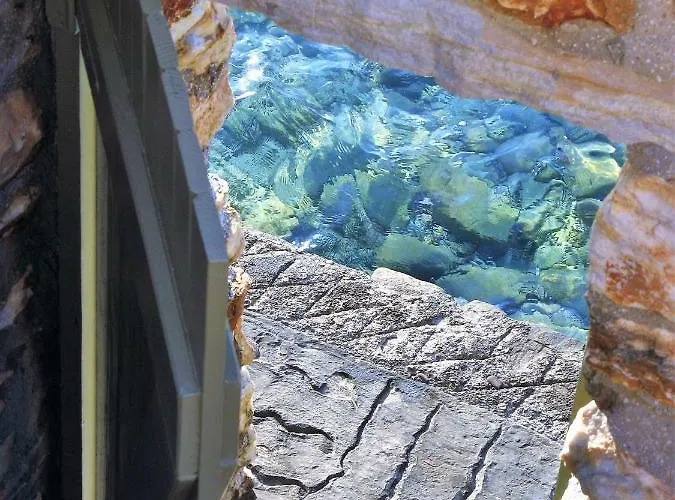 Nesaea Seafront House 別荘